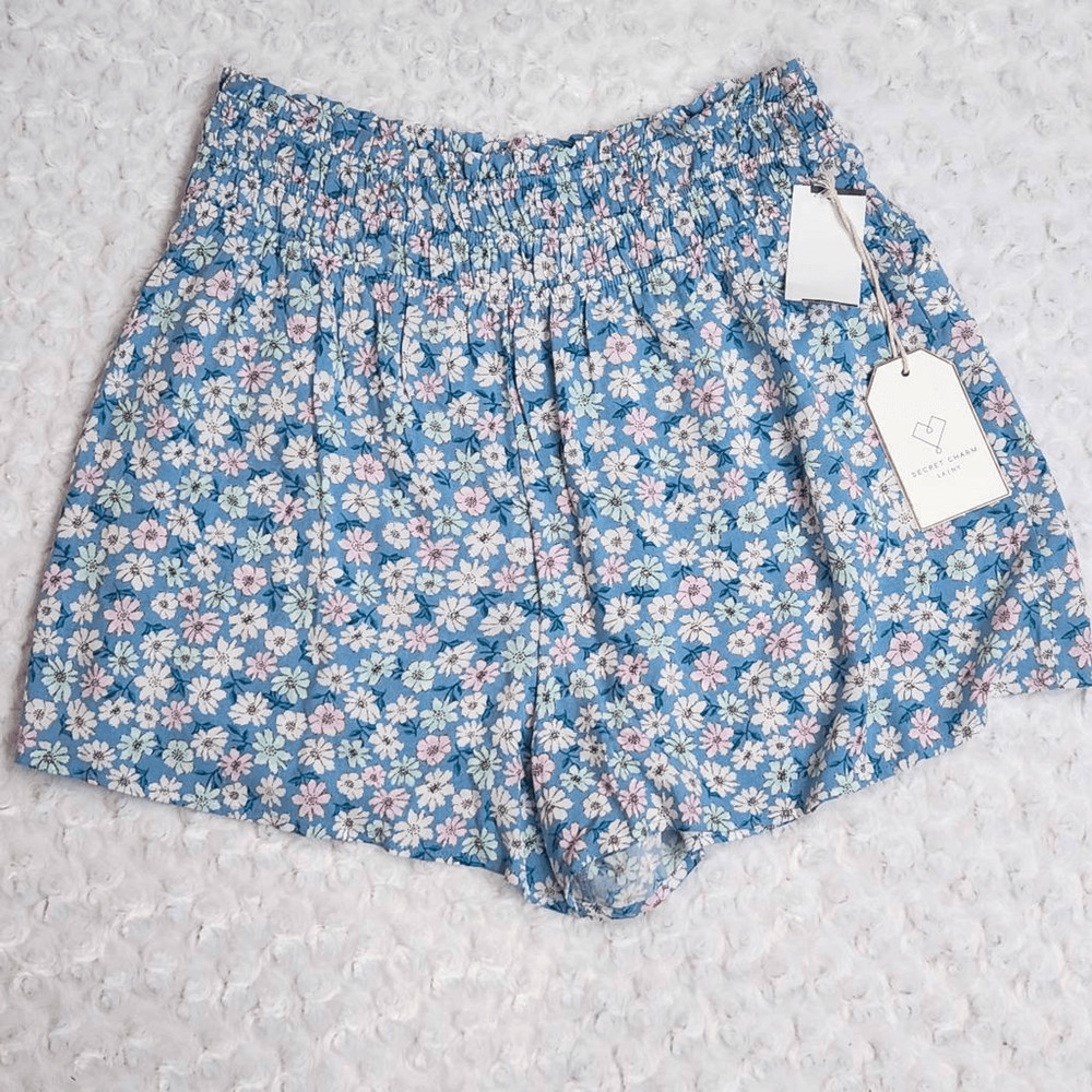 Love & Piece Blue and Pink Floral Pull On Shorts XL (7080)
